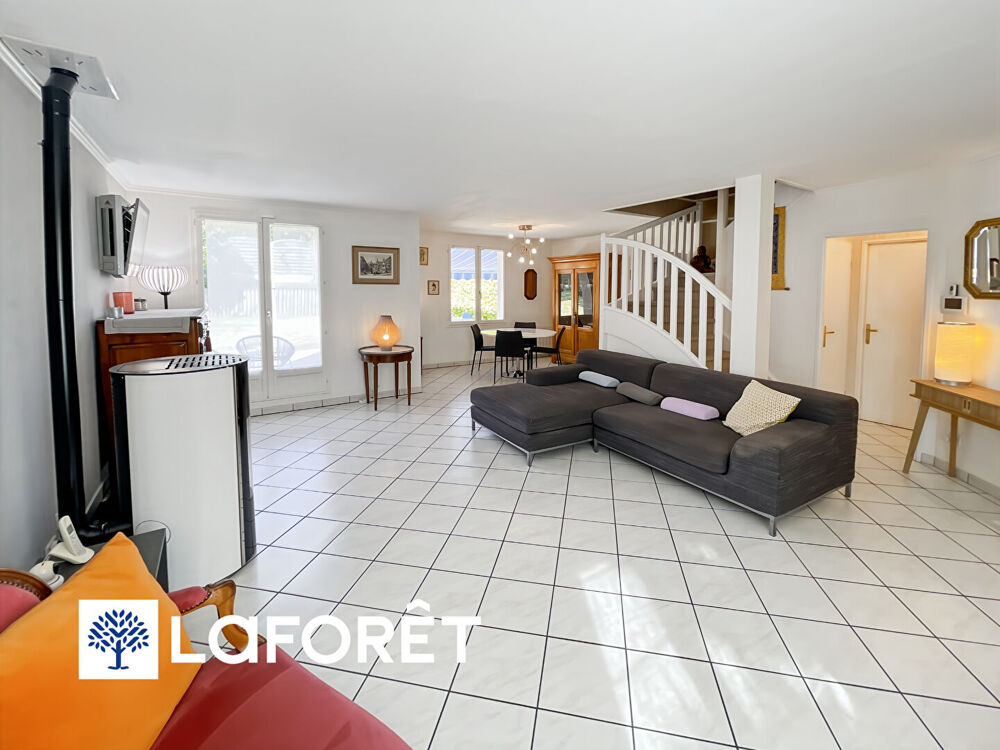 Vente Maison Maison indépendante 5 pièces à vendre à Villabé - Secteur calme avec jardin et double garage Villabe