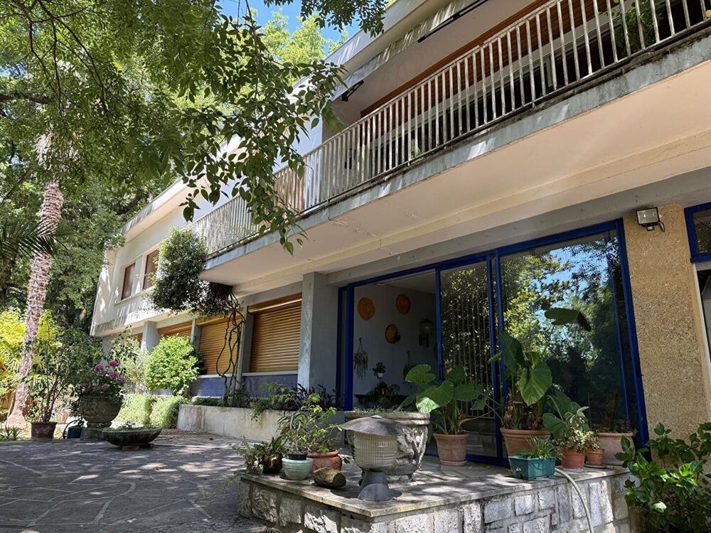 Vente Maison MAISON D'ARCHITECTE 300m²  sur  PARCELLE 27000m² MONTELIMAR 26200 Montelimar