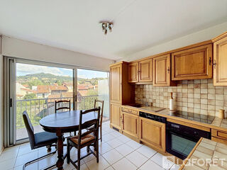 Vente Appartement F4 de 101 m² / garage double, balcon et vue dégagée Vals pres le puy