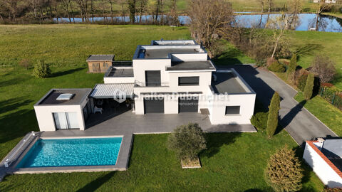   Aux portes de Roanne Superbe Villa contemporaine 8 pièce(s) 200 m2 avec piscine et jacuzzi Maison - 8 pièce(s) - 200 m²
