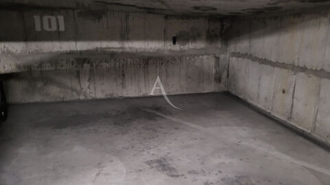 Parking / Garage � louer 