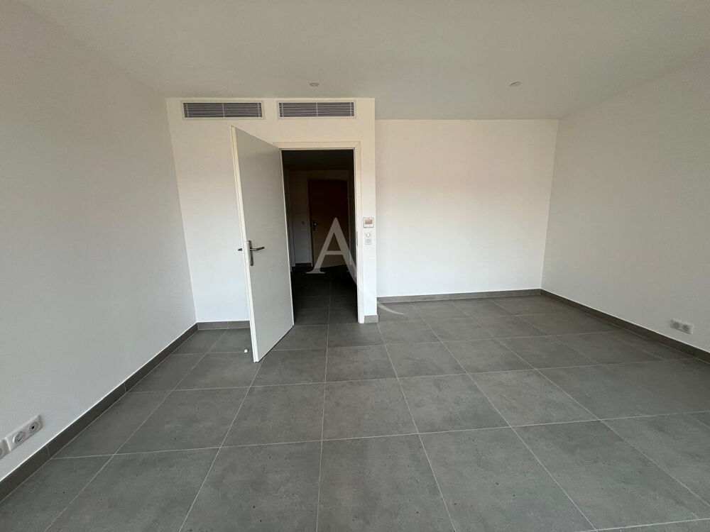 Vente Appartement Grand studio à proximité immédiate de Cannes Banane, des commerces et des plages Cannes