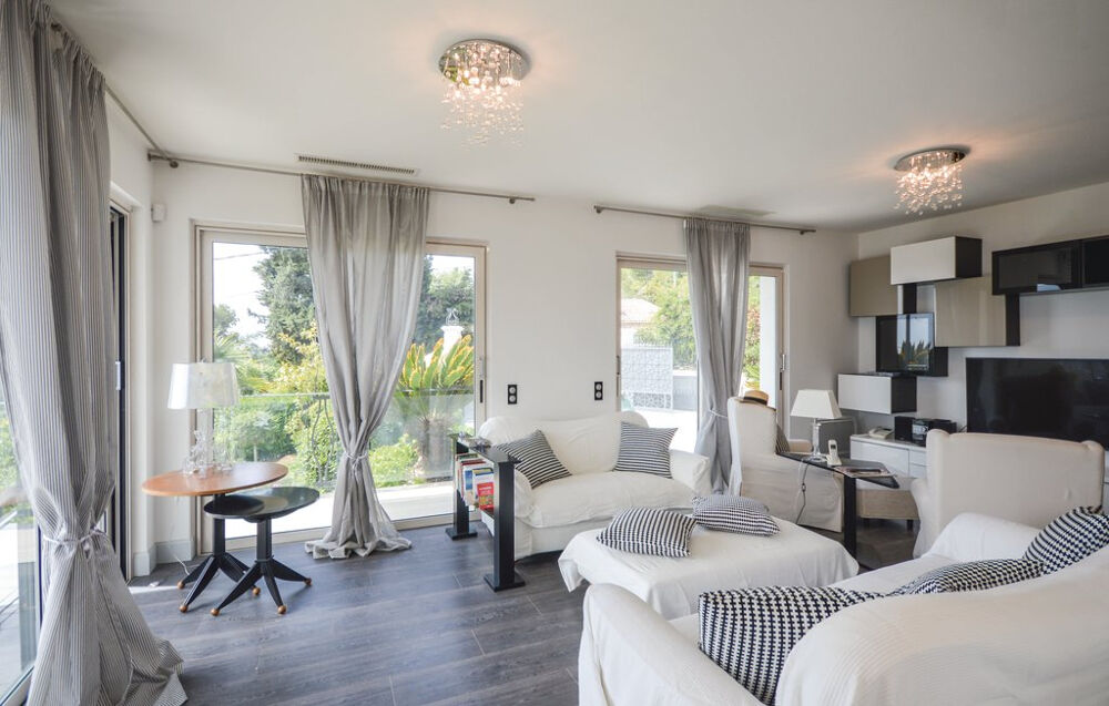  vendre  Villa Gattires (06510)