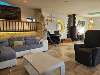  Maison  vendre 6 pices 242 m