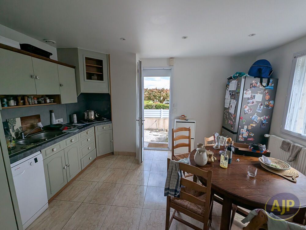 Location Maison Maison Montaigu Vendee 7 pièce(s) 164 m2 Montaigu vendee