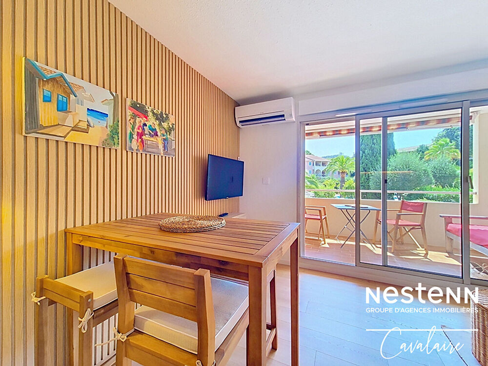 la Croix Valmer - Appartement refait à neuf d'environ 28 m² avec garage, terrasse et piscine