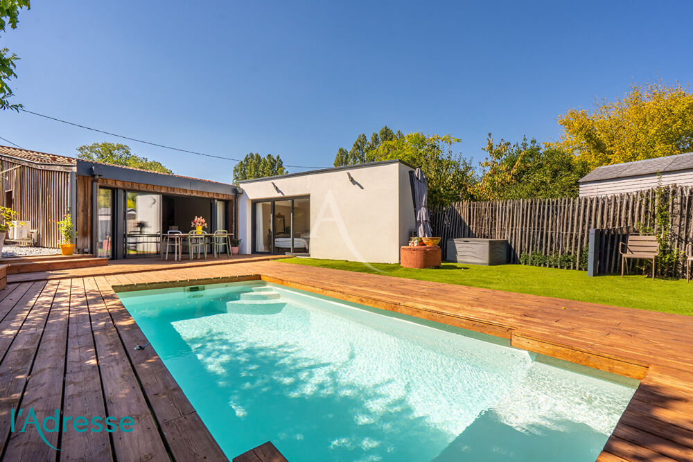GRADIGNAN proche des commerces - Maison moderne de plain-pied avec piscine