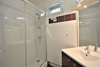  Appartement à louer 3 pièces 65 m²