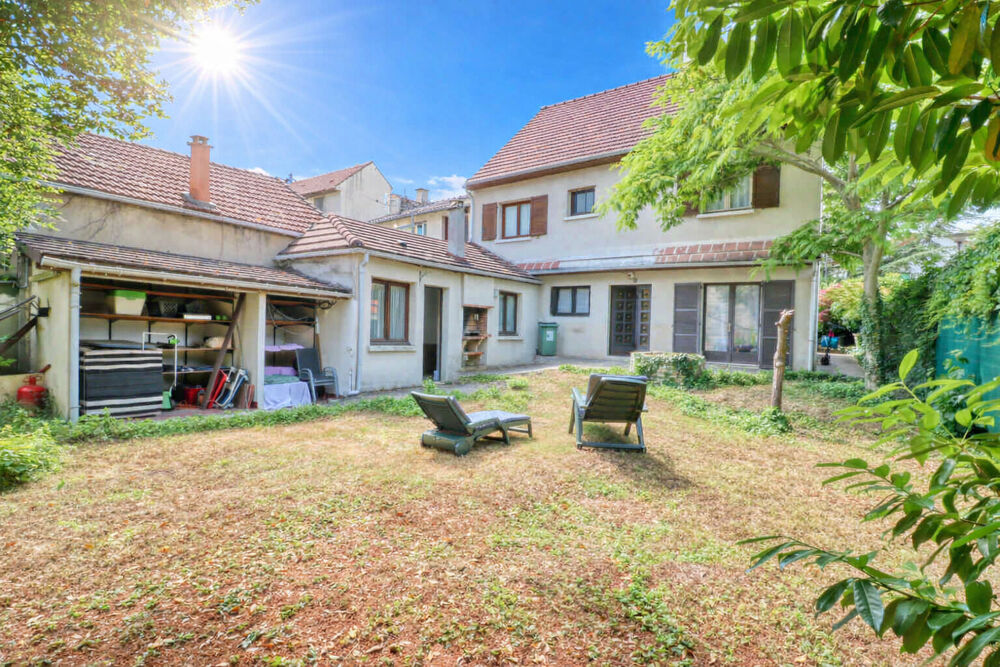 Maison familiale 10 pièces, 5 chambres, jardin et dépendance.