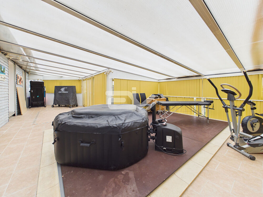 Vente Maison À Muizon - Pavillon sans travaux avec piscine intérieure et sous-sol complet Muizon