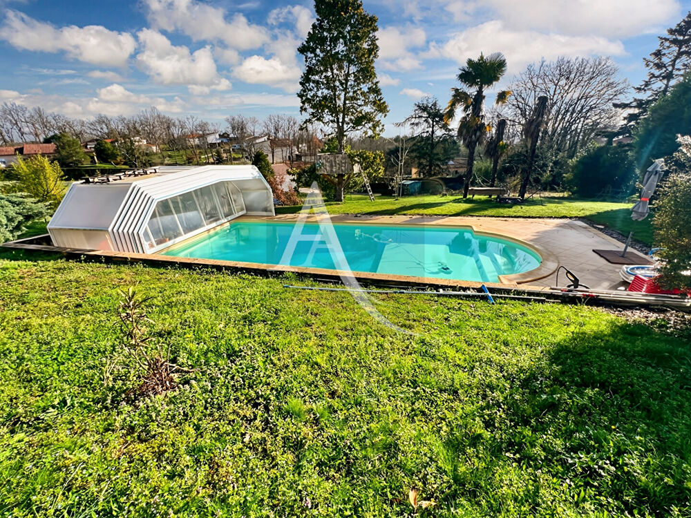 Maison de plain-pied avec piscine ..