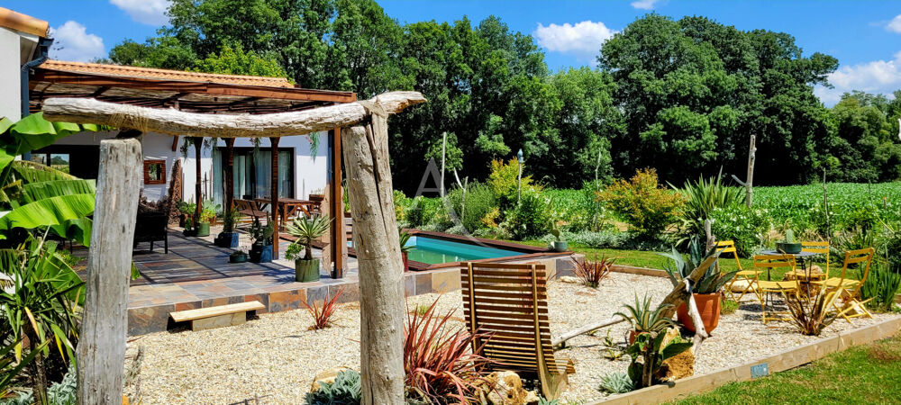Vente Maison Maison Saint Georges Des Coteaux 4 pièce(s) 149.89 m2 Saint georges des coteaux