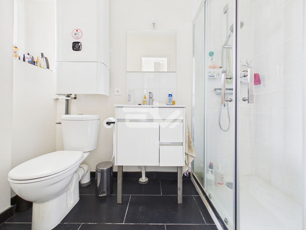 Vente Maison Immeuble de rapport avec local commercial et deux appartements - Environ 200 m²  -Fort potentiel Fismes