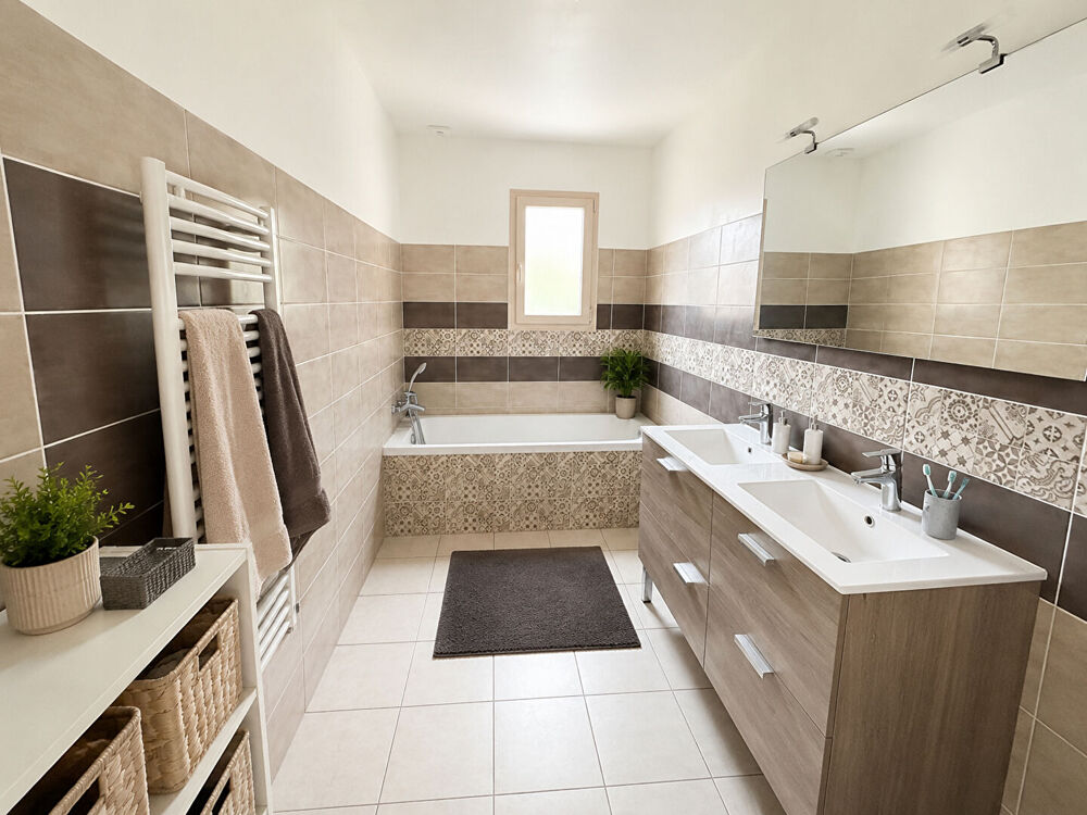Maison récente Antonne Et Trigonant 4 pièces 126 m2