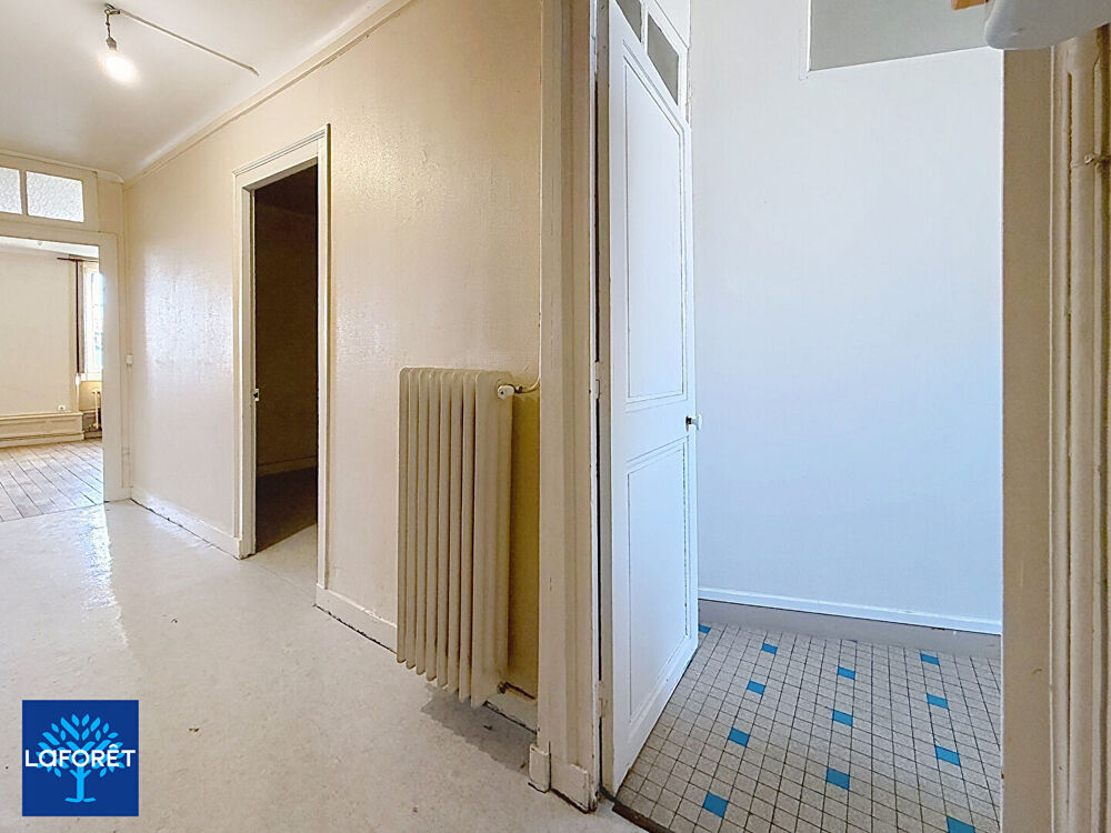 Vente Appartement T2 de 52 m² au dernier étage  Vue dégagée sur le centre de Nantes À RENOVER ! Nantes