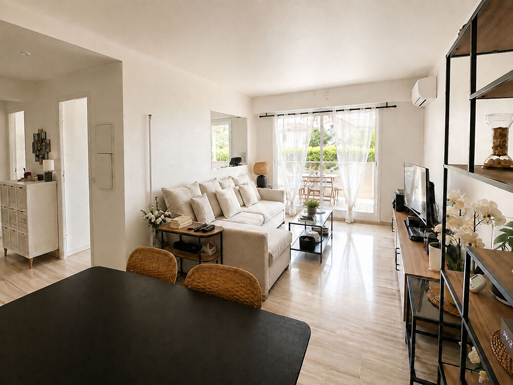 Vente Appartement LE CANNET - BEAU 2 PIÈCES AVEC TERRASSE, GARAGE ET PISCINE Le cannet