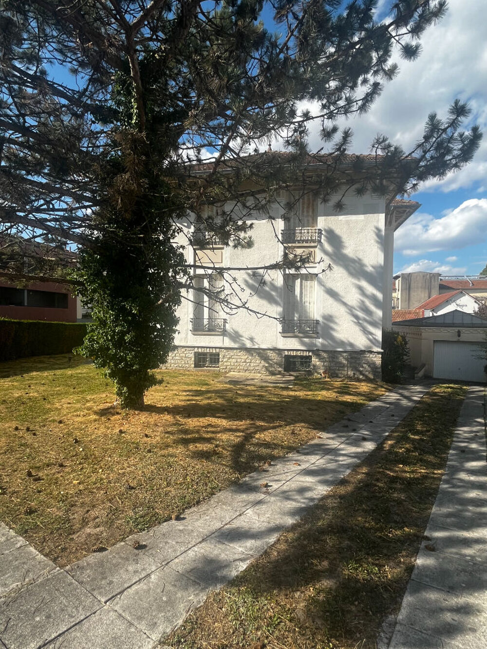 Maison de Maitre à Vittel 8 pièce(s) 155 m2