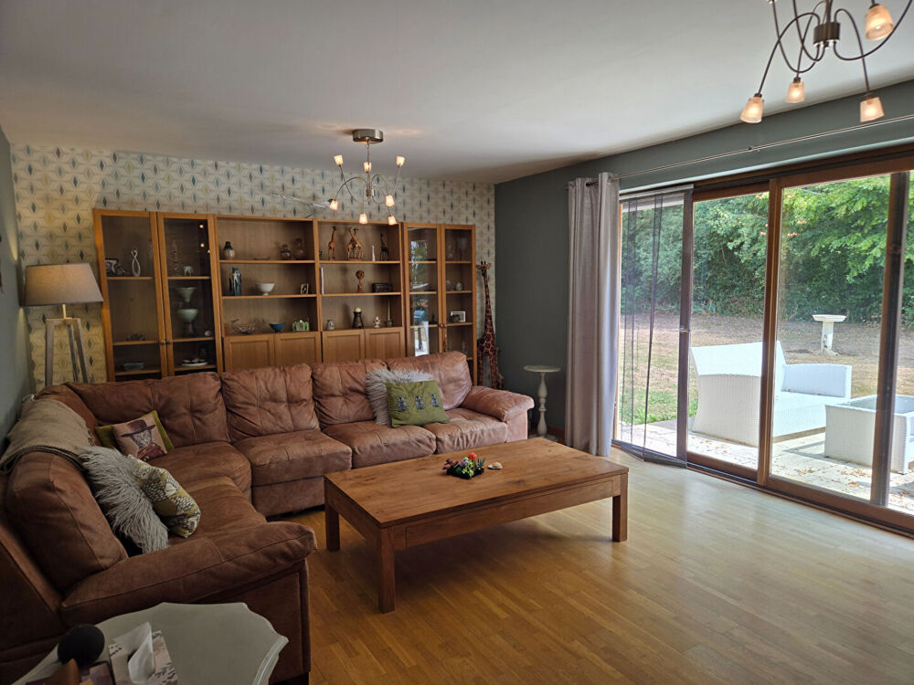 Haute Vienne: Maison contemporaine éco performante de plain pied, avec prestations de qualité, proche de Bussière Poitevine.