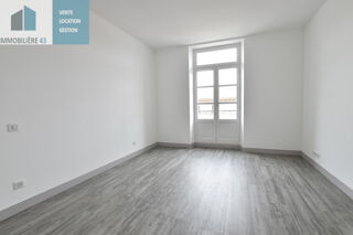  Appartement à louer 3 pièces 76 m²