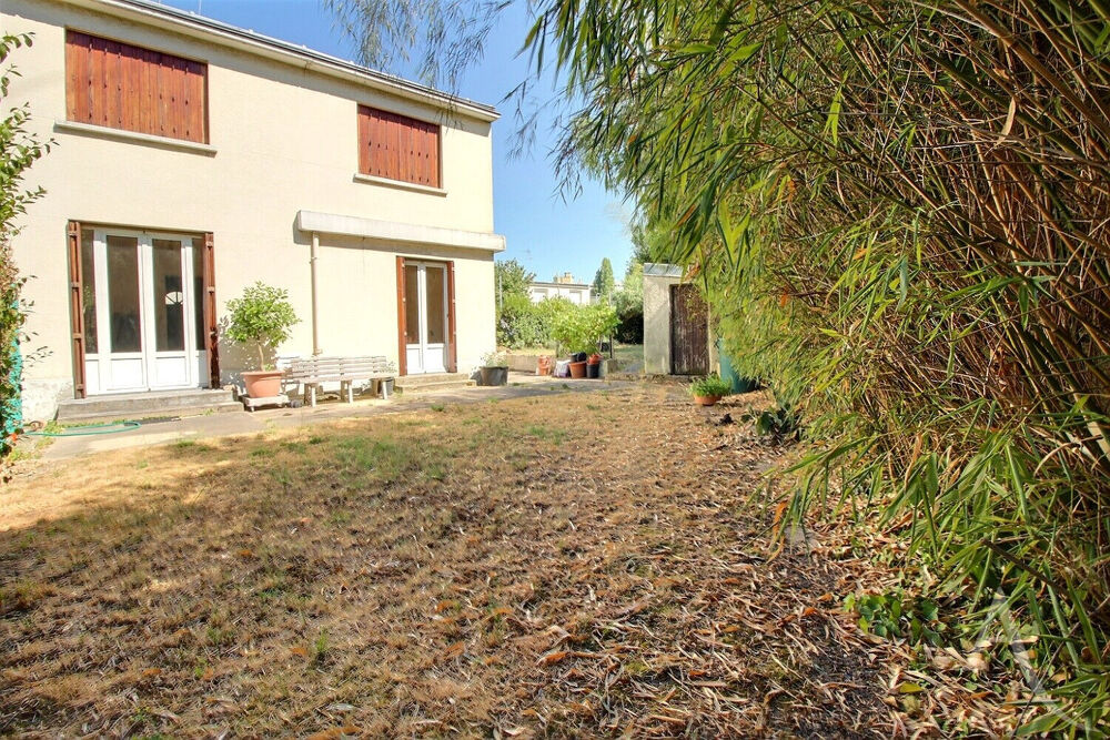 Le calme à deux pas du métro : 4 chambres et jardin à Chevilly-Larue