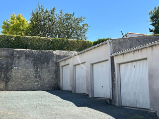  Parking / Garage à louer 1 pièce 15 m² Tonnay charente