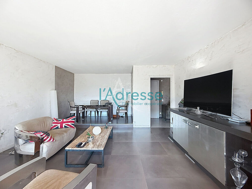 Vente Appartement COUP DE COEUR!!! beau 2 pièces de 51 m² en dernier étage avec cave et parking sous-sol ! Mandelieu la napoule