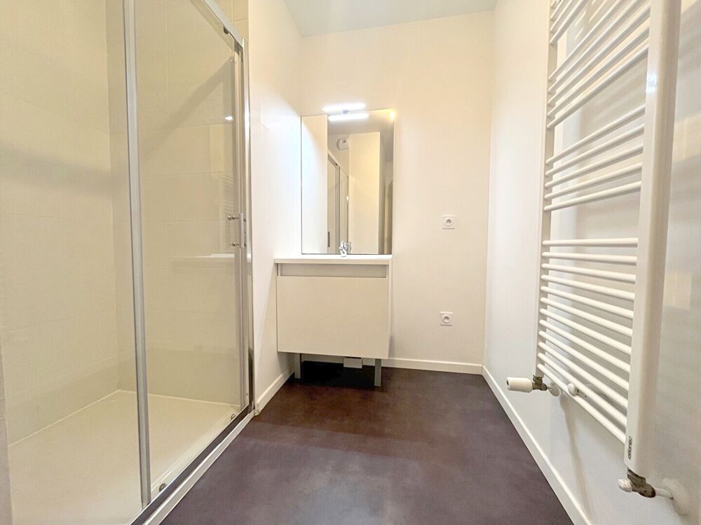 Vente Appartement A VENDRE PLOEREN  proche bourg appartement 3 pièces en dernier étage 2 places de parking et cave Ploeren
