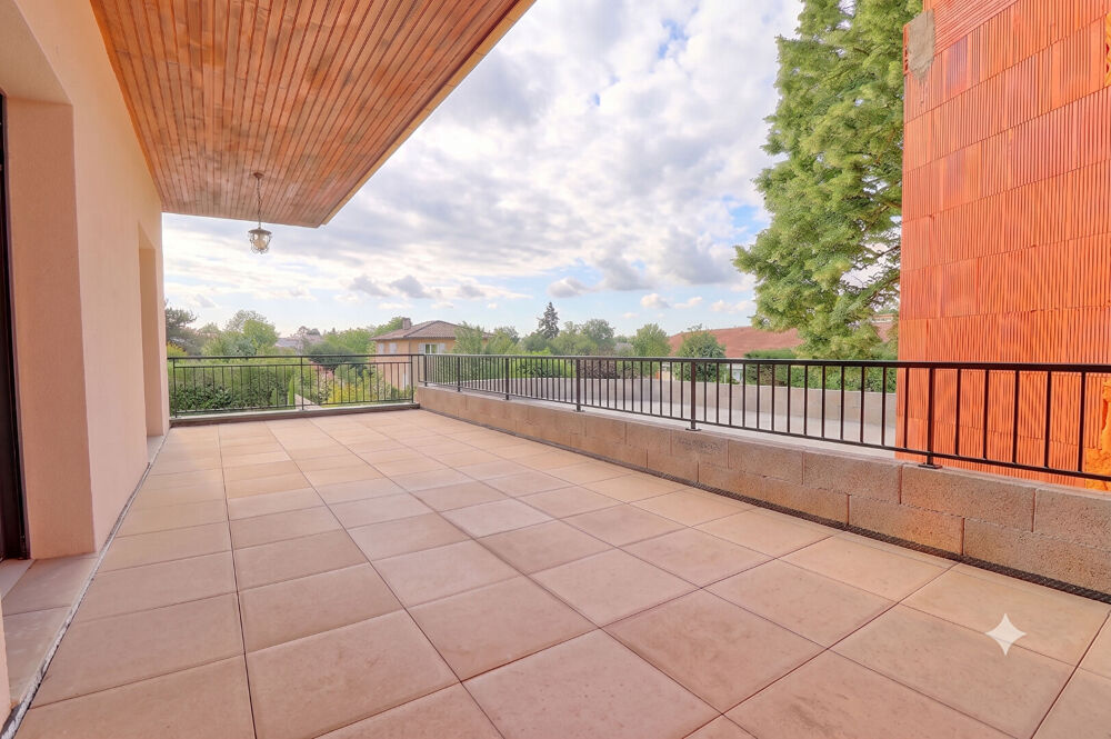 Appartement Craponne 5 pièces 137 m2, pas de vis à vis, bien placé, parkings et terrasse