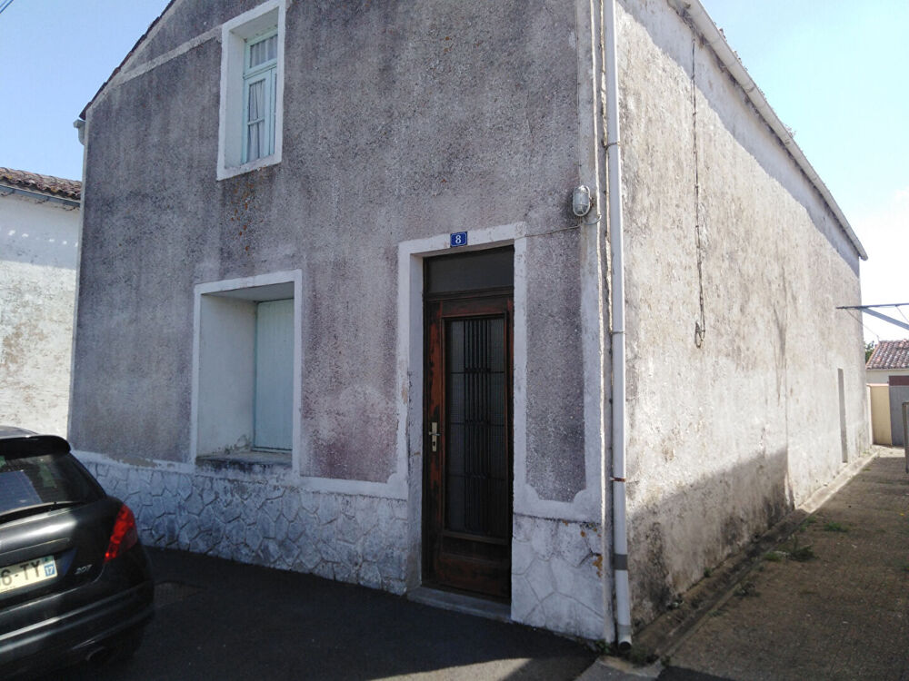Vente Maison Maison  et  dépendance  centre bourg de st jean d'angle Saint jean d'angle
