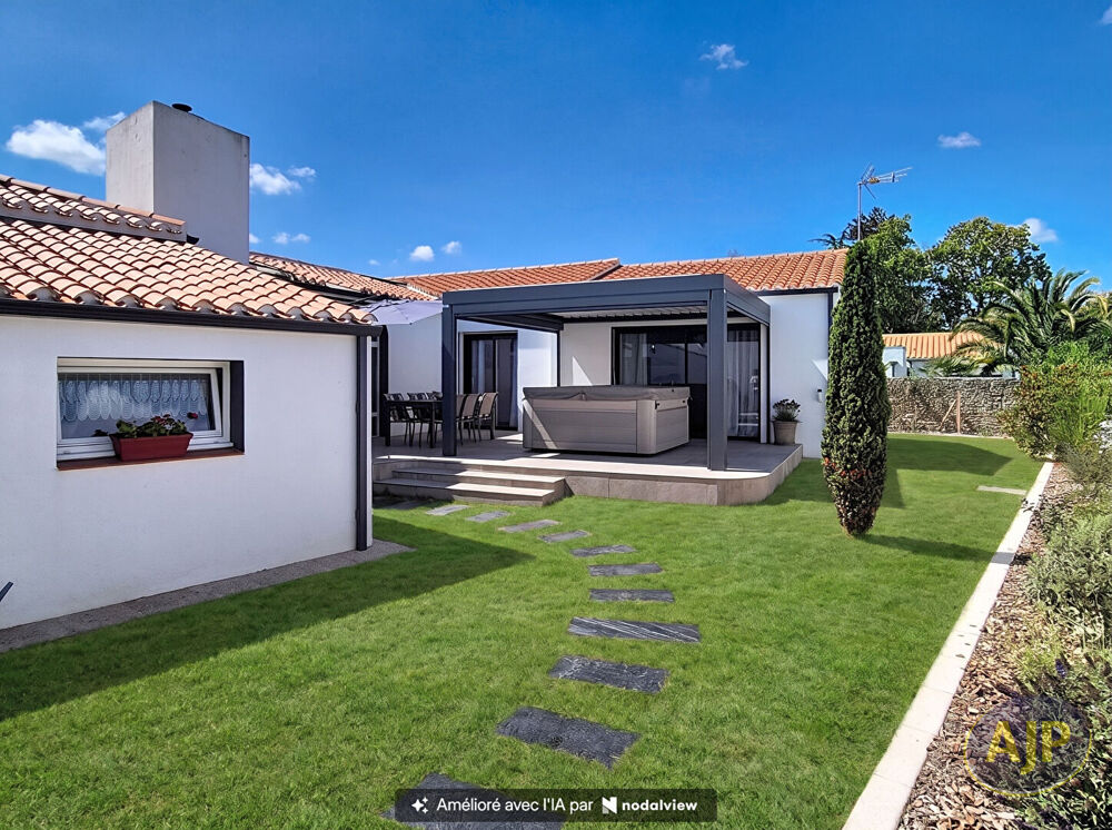 Centre ville Challans 192 m2 / 3 chambre / 2 garages / terrain 1000 m²