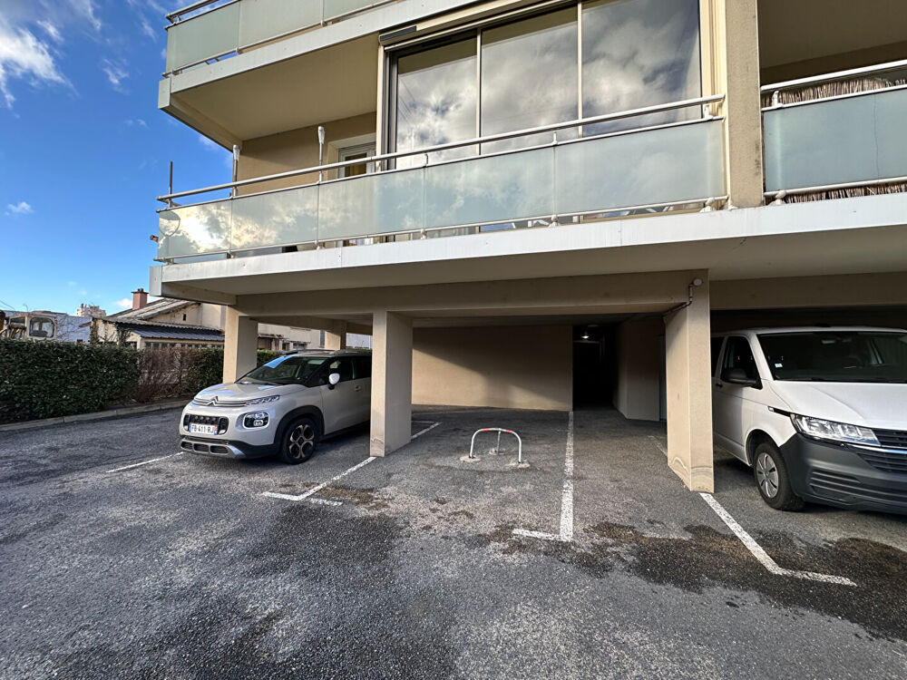 Vente Parking/Garage Parking dans  résidence sécurisée Millau