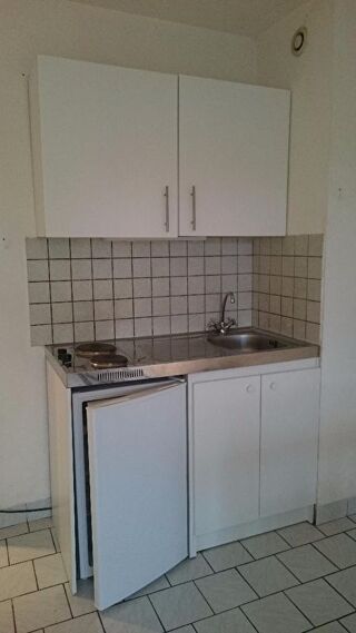  Appartement à louer 1 pièce 28 m²
