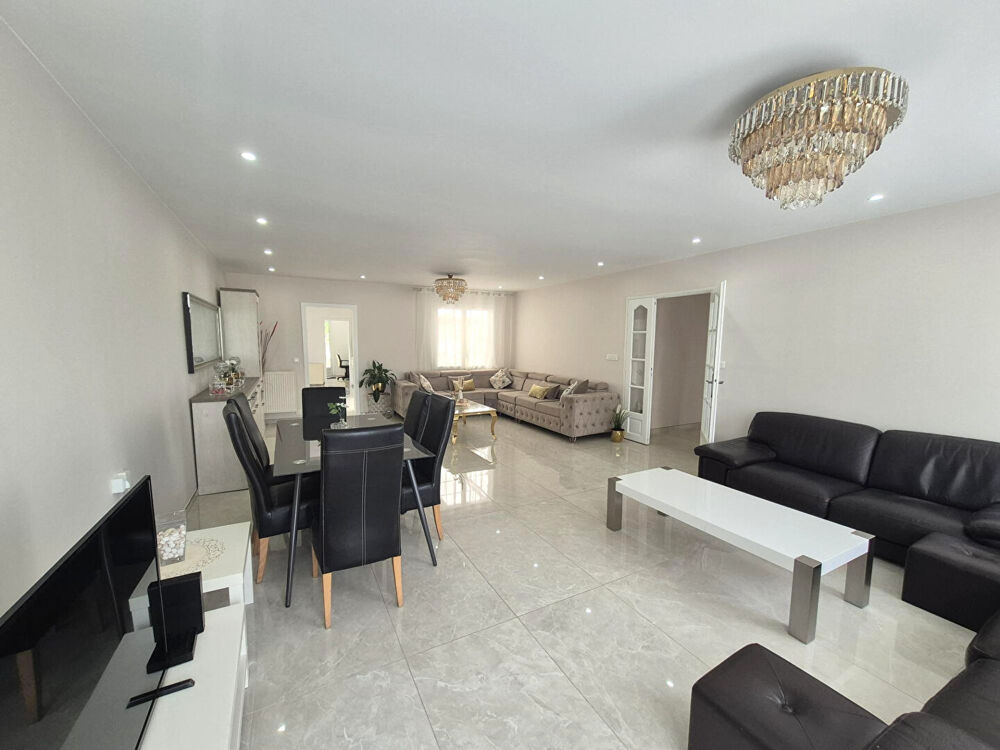 Vente Maison Plain pied individuel, 4 chambres, jardin et garages Beuvry la foret