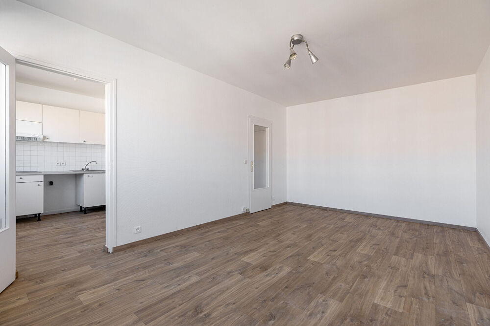 Vente Appartement Rue des stations T2 avec parking et cave Lille