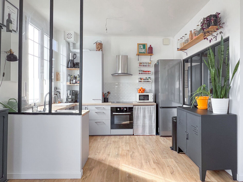 Vente Appartement A vendre - Appartement T3 rénové de 65 m² dans petite copropriété avec charme des années 30, cave et jardin partagé 