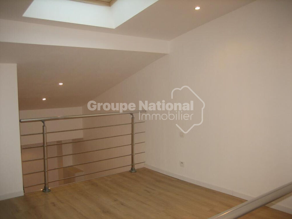 Vente Immeuble NÎMES Quartier Hoche-Sernam Immeuble de 3 appartements avec garage et cour Nimes