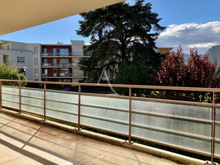  Appartement à louer 4 pièces 82 m²