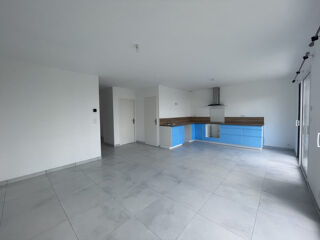  Maison à louer 5 pièces 100 m²