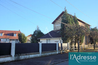  Immeuble à vendre 9 pièces 136 m²