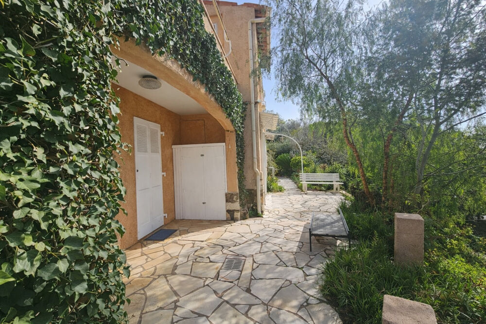 Villa Saint Raphael 8 pièce(s) 218 m2