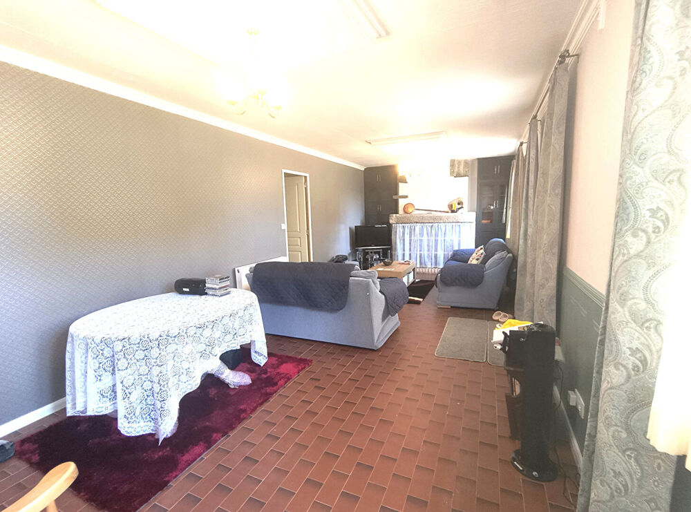 HAUTE-VIENNE - Charmant bungalow rénové offrant une vue imprenable sur le château et doté de 4 600 m² de jardins privésMaison 3