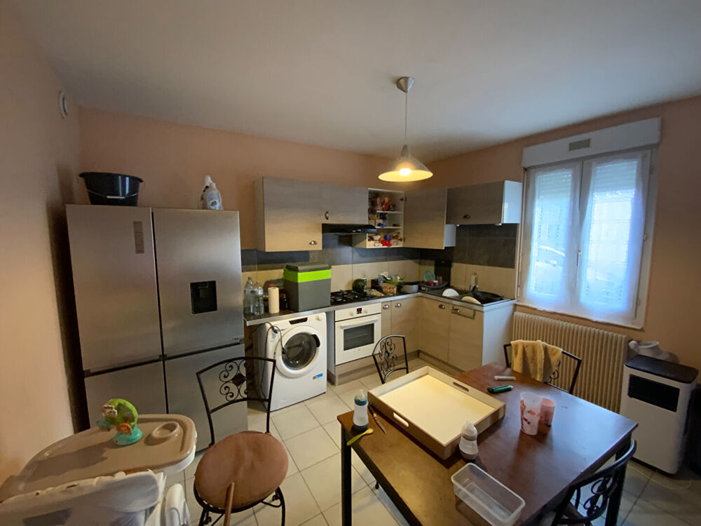 Vente Immeuble LE CREUSOT proche commodités. Immeuble comprenant deux appartements actuellement loués Le creusot