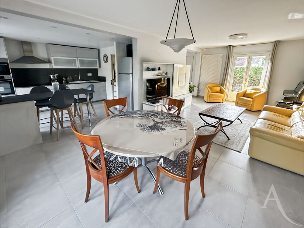Maison 6 pièces Sainte Geneviève Des Bois 121m²