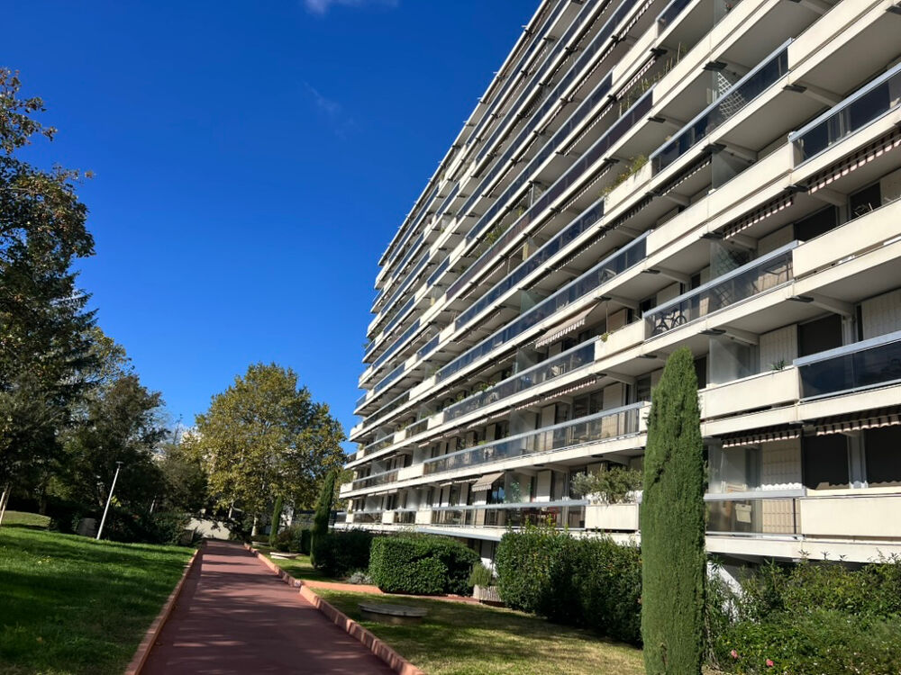 Vente Appartement LYON 8 : T3 + parking Lyon 8