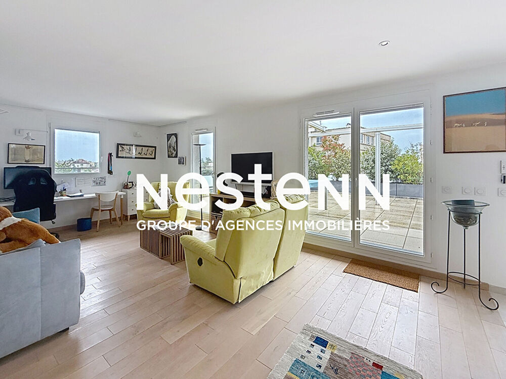 Grand Appartement 2 pièces avec Grande Terrasse en dernier étage - 69500 BRON