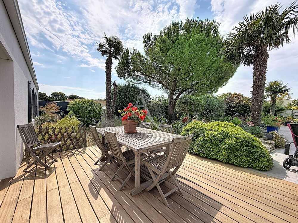 Vente Maison Maison plain-pied 137 m2, 4 chambres - piscine Thaire