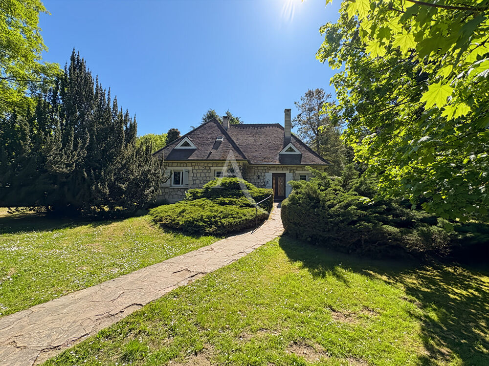 Propriété à Auvers-Saint-Georges - jardin paysagé, beaux espaces, sous-sol total