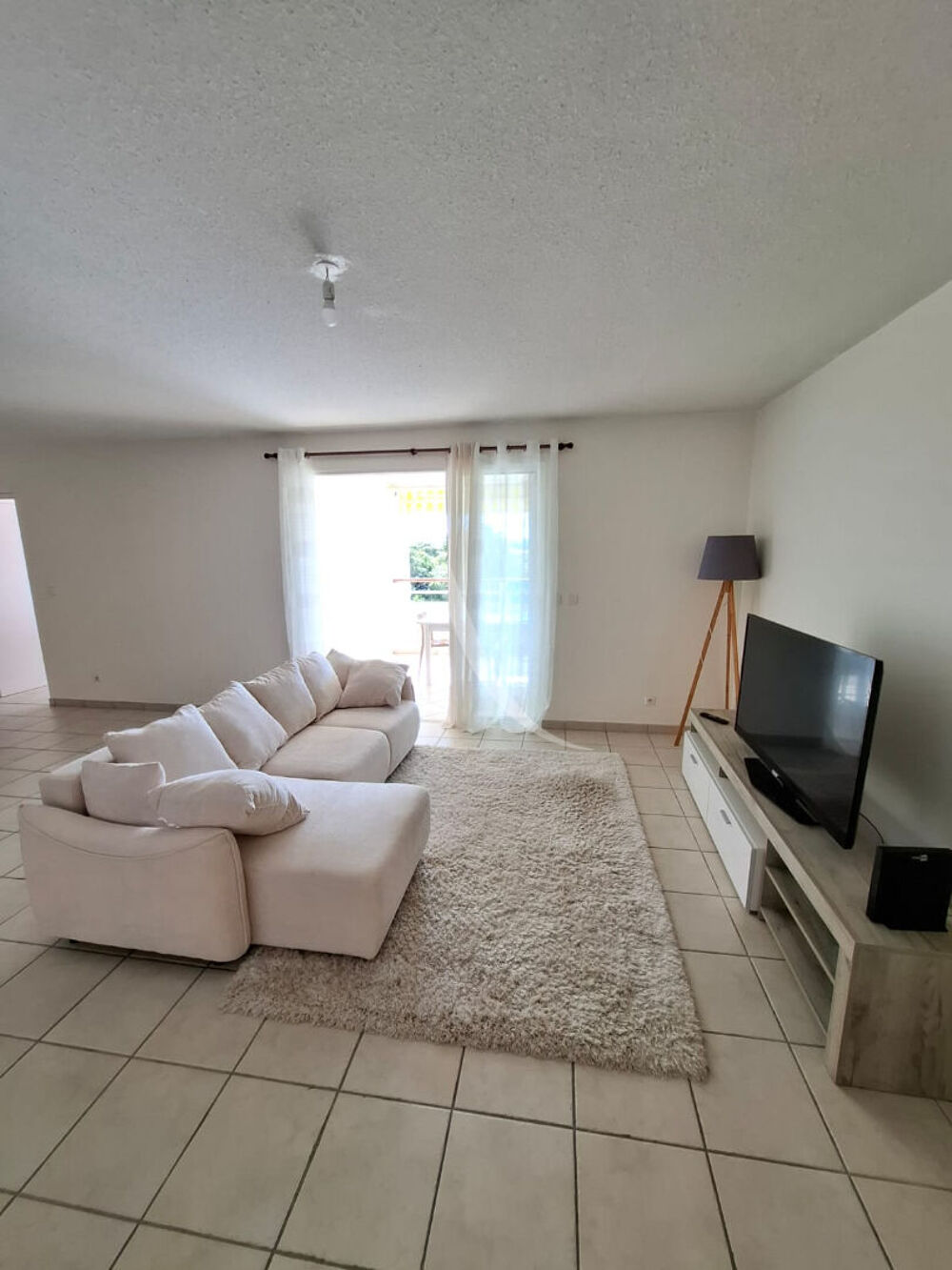 Location Appartement Appartement Ducos 3 pièce(s) 72.16 m2  à SAISIR !!!!!! disponible de suite !!!!!! Ducos