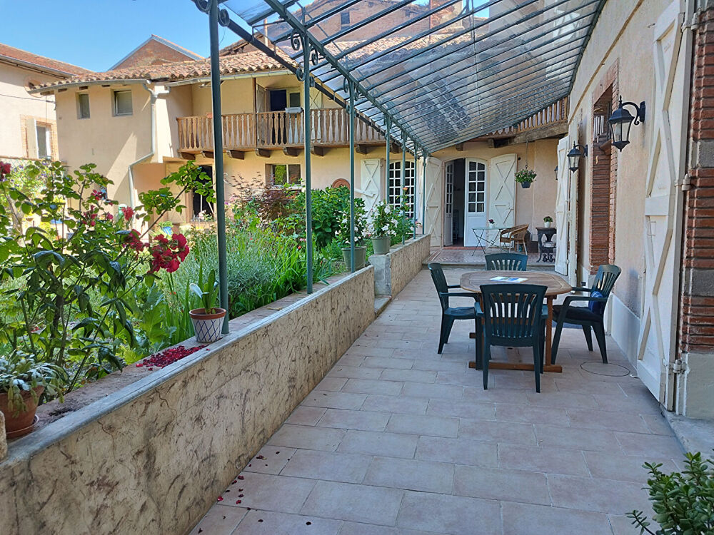 Hôtel particulier au centre de Moissac 82