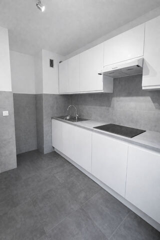  Appartement à louer 3 pièces 65 m²